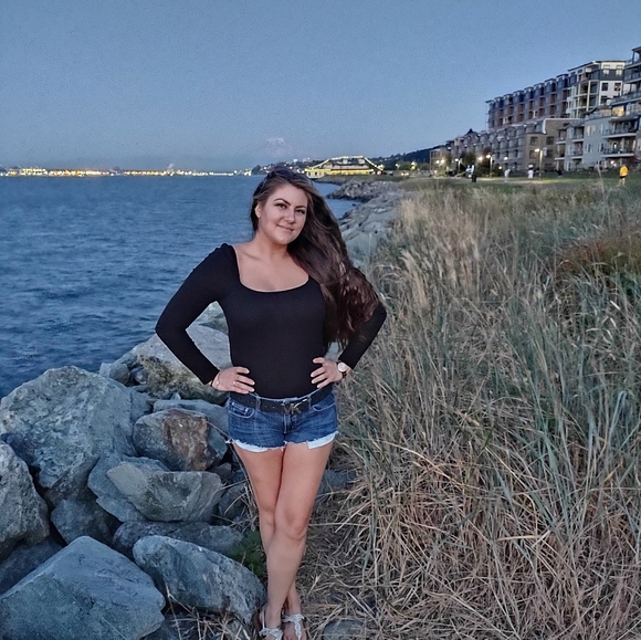 Meet your Posher, Kayln - Picture 2 of 3